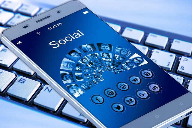 mobile-phone-g4b6a7582e_640